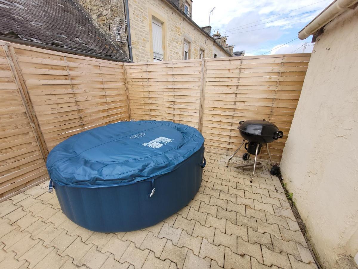 Beau Chalet 6 Personnes Avec Jacuzzi Tilly-sur-Seulles Kültér fotó